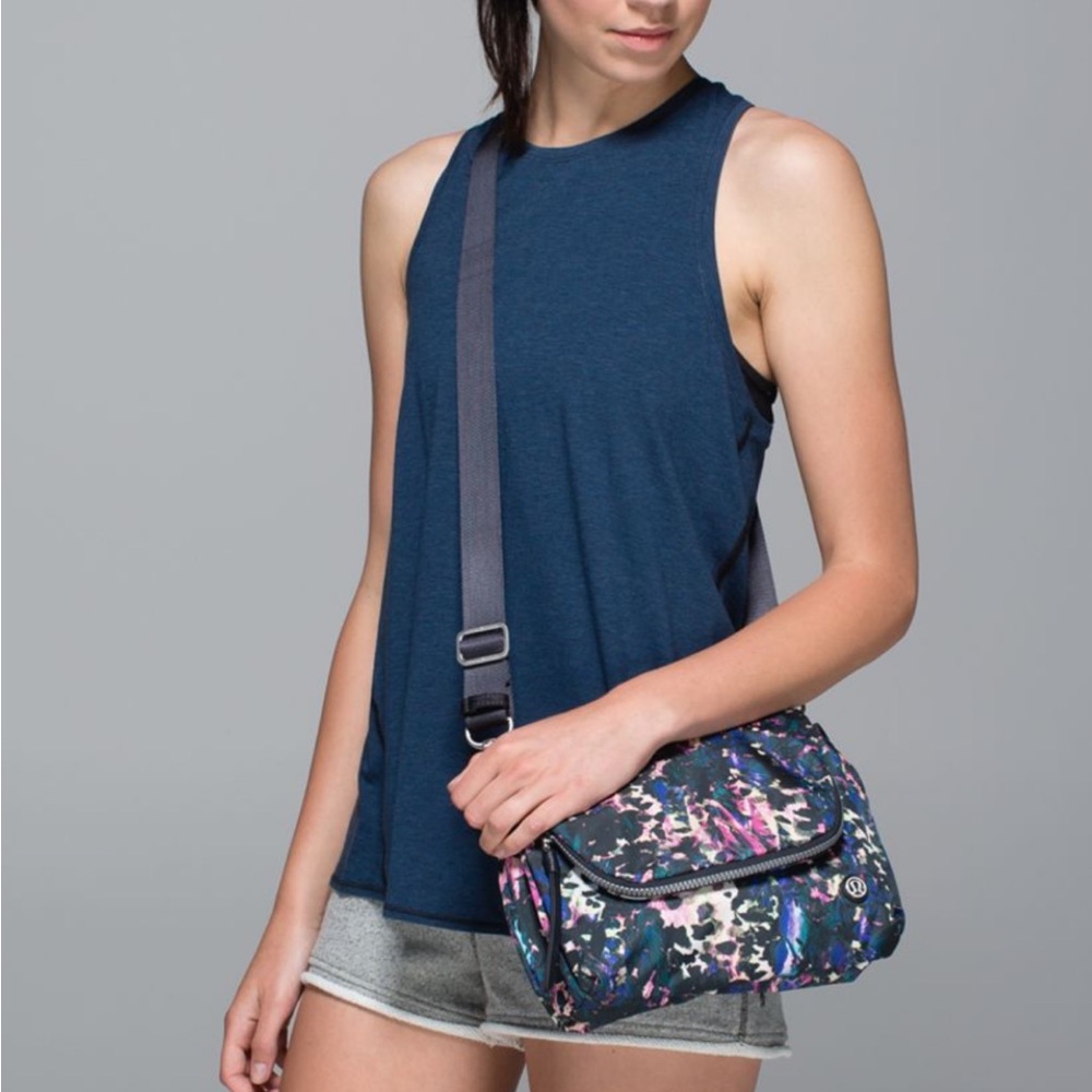 Lululemon Party Om Crossbody Bag floral backdrop black multi deep coal